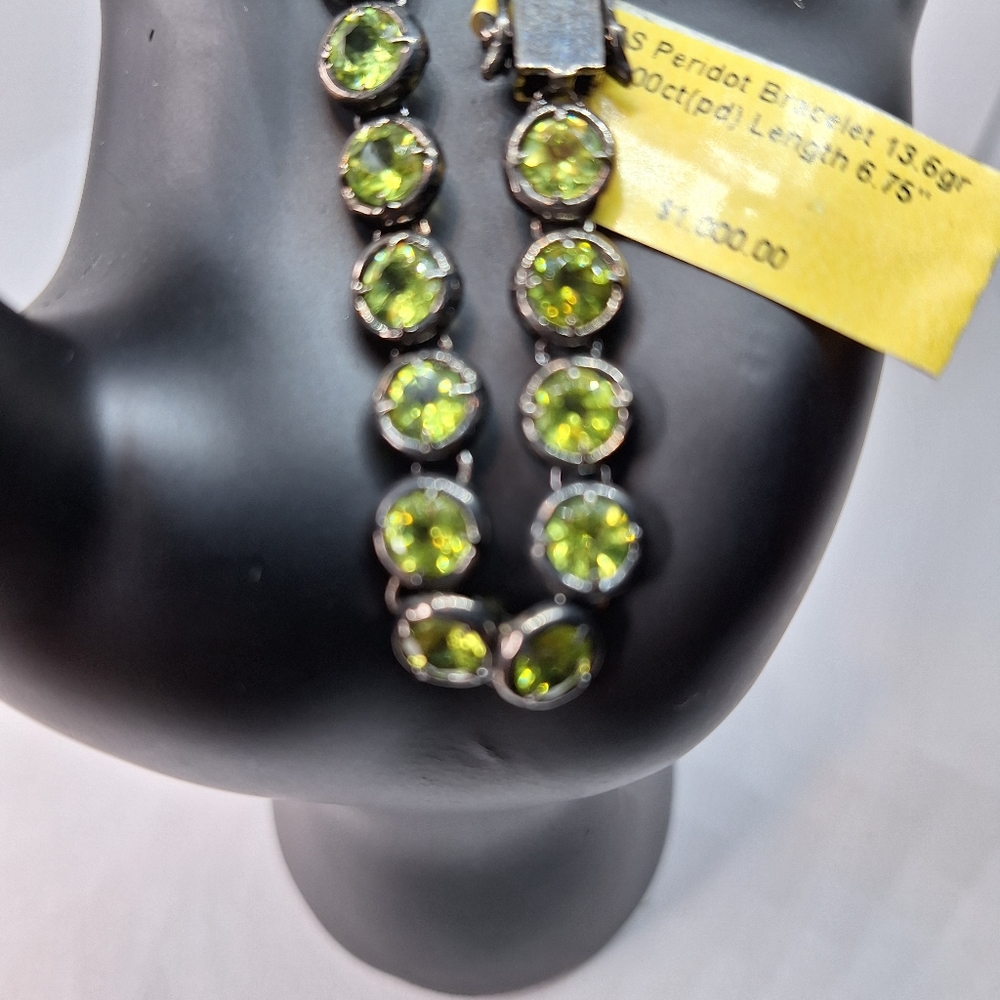 SS Peridot 13.6 gr bracelet